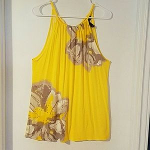 Sleeveless yellow top