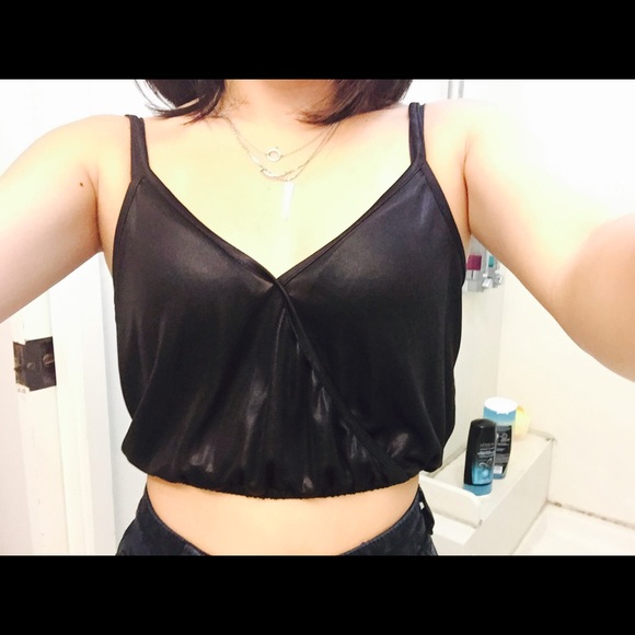 Urban Outfitters crop top - Picture 1 of 2