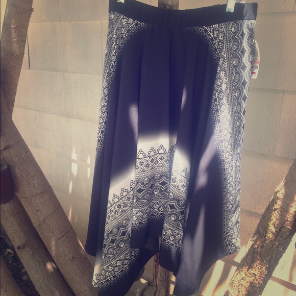 NWT Alfani handkerchief hem skirt size 10