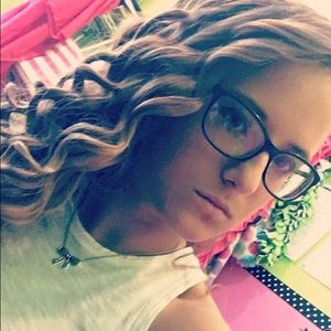 Meet your Posher, Alyssa