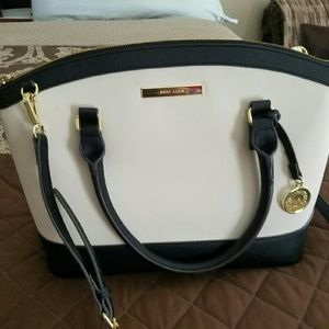 Beautiful Handbag by Anne Klein @sheree86 only