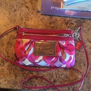 Super cute Coach poppy purse 😍