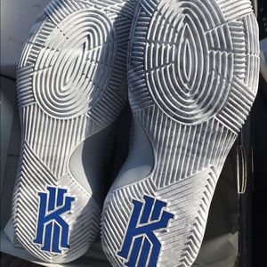 Nike Kyrie 2