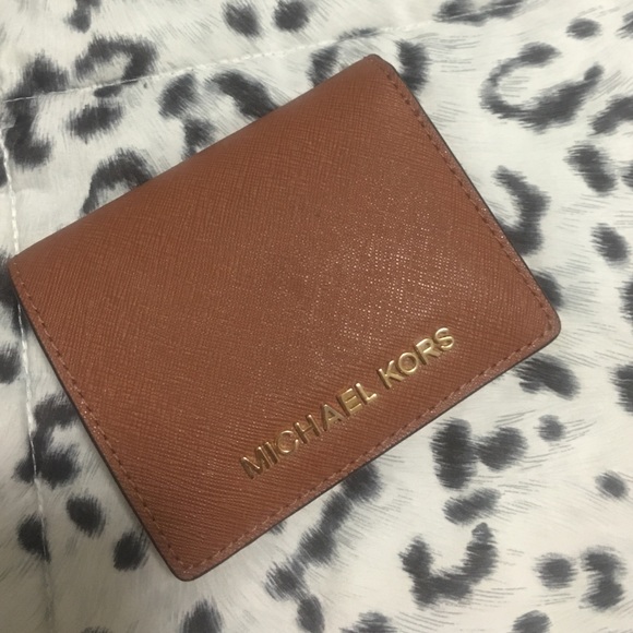 Michael Kors Jet Set Travel Saffiano Wallet