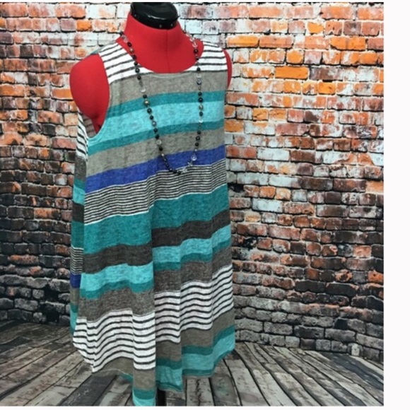 ❌SOLD❌ Turquoise Pocket Swing Tunic. - Picture 2 of 4