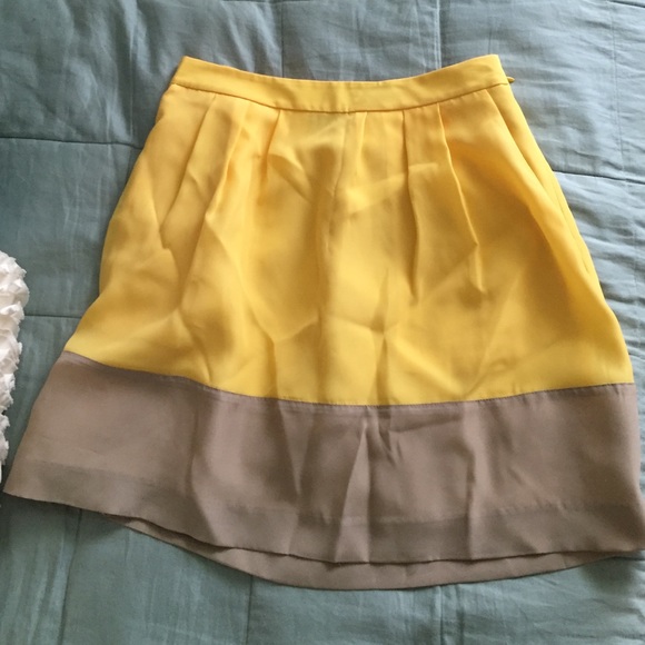 New never worn j crew skirt yellow and beige