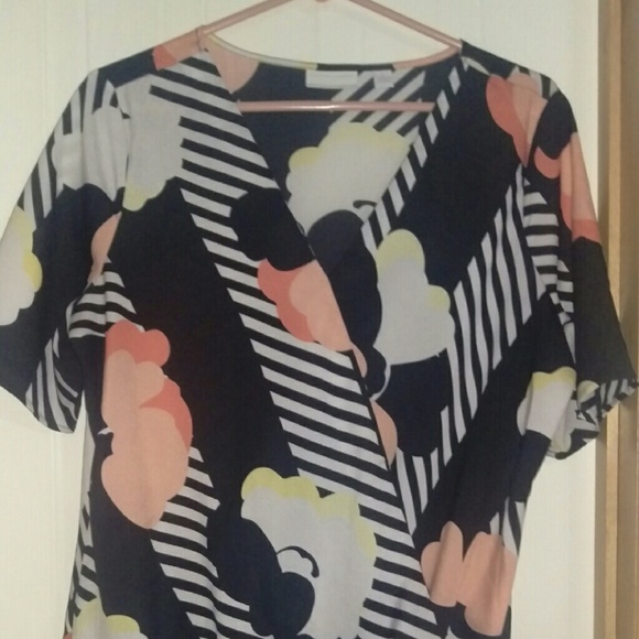 New York and Company medium top - Picture 1 of 2