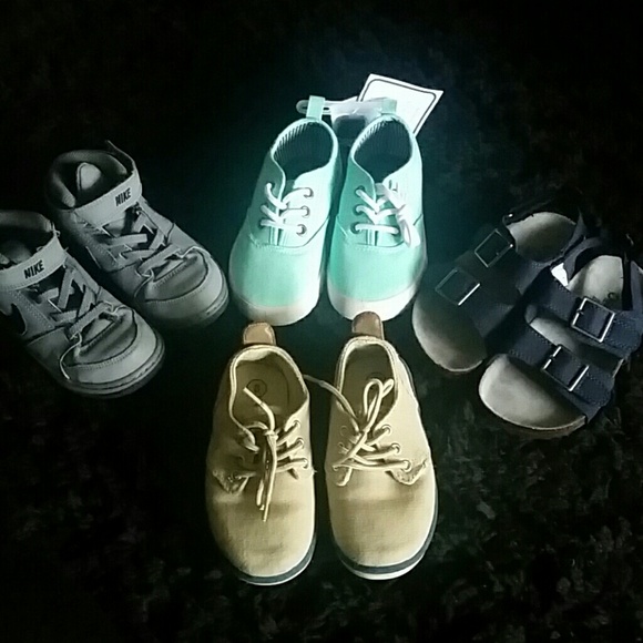 Toddler shoes (Boys) size 9