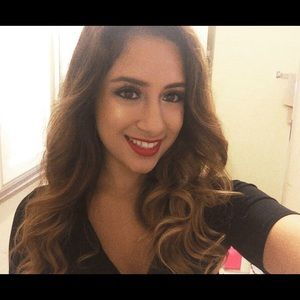 Meet your Posher, Leana