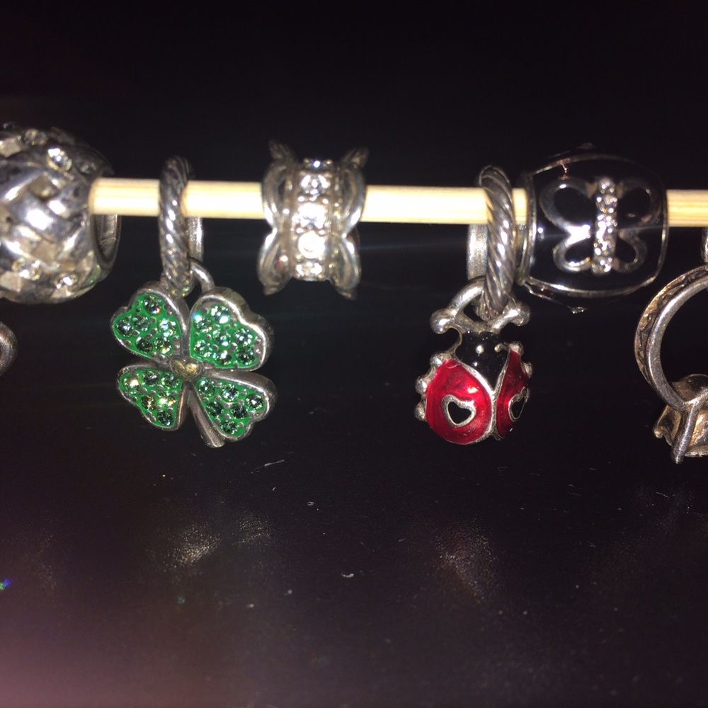 13 Brighton charms and tins