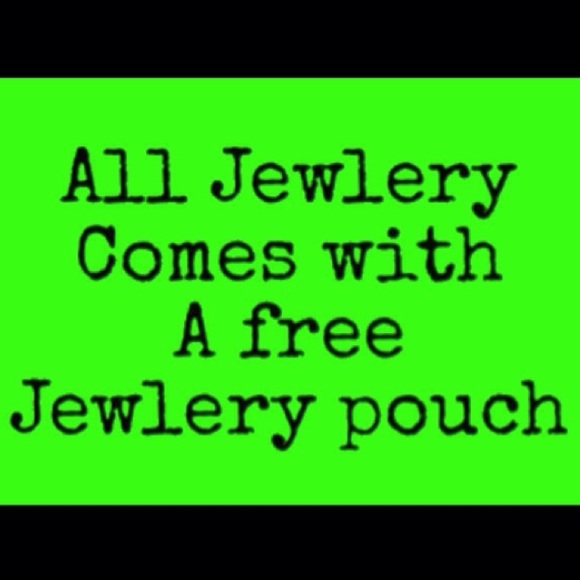 SOLD!! Beautiful necklace and erring set - Picture 4 of 4