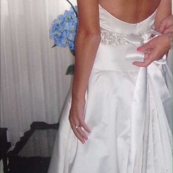 ๐2x Host Pick!๐ Lazaro silk wedding gown LZ3761 w/beaded sash belt - Picture 13 of 16