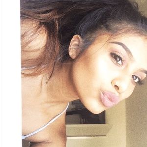 Meet your Posher, Monica