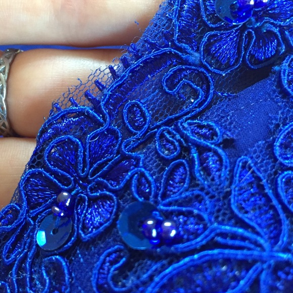 Open back v-neck floor length ending dress - Picture 3 of 4