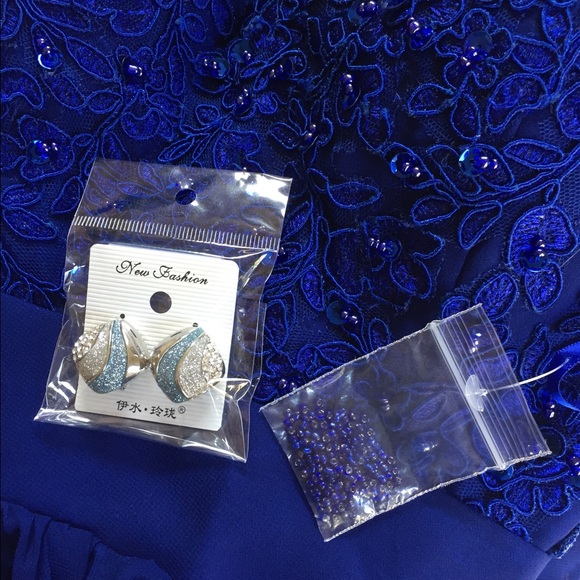 Open back v-neck floor length ending dress - Picture 4 of 4