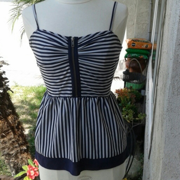Phanuel cute S top.