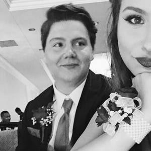 Meet your Posher, Danielle