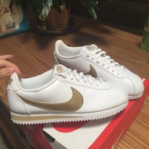 WOMEN'S Nike Classic Cortez