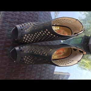 🔥MICHAEL KORS heels! Excellent condition