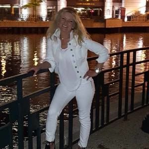 Meet your Posher, Agata