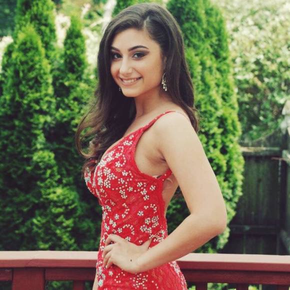 Meet your Posher, Sarah - Picture 1 of 1