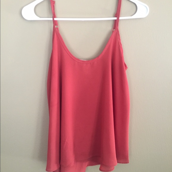 redish/brownish tank shirt