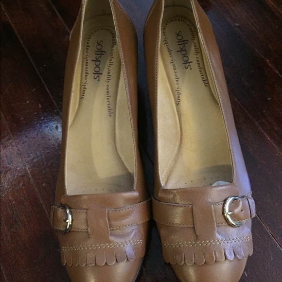softspots nude leather heels size 9 1/2