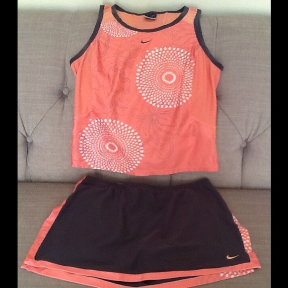 Nike Dresses & Skirts - Nike Two Piece NWOT running skirt and top