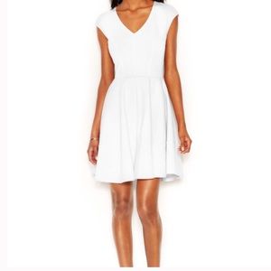 Bar III White dress xxs NEW 😍 SO flattering