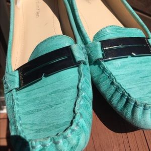 Calvin Klein size 6 like new loafer