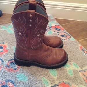 Ariat boots size 6.5 on hold