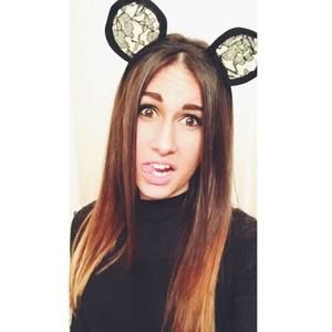Meet your Posher, Leah