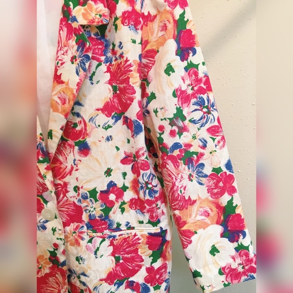Floral Blazer - Picture 2 of 3