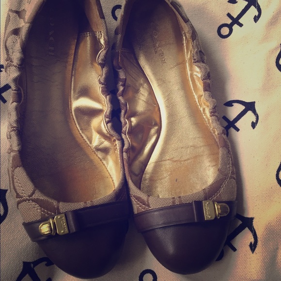 Coach flats