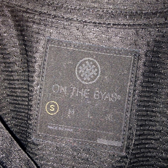 NWOT On The Byas Floral Pocket Baseball Jersey Tee - Picture 3 of 3