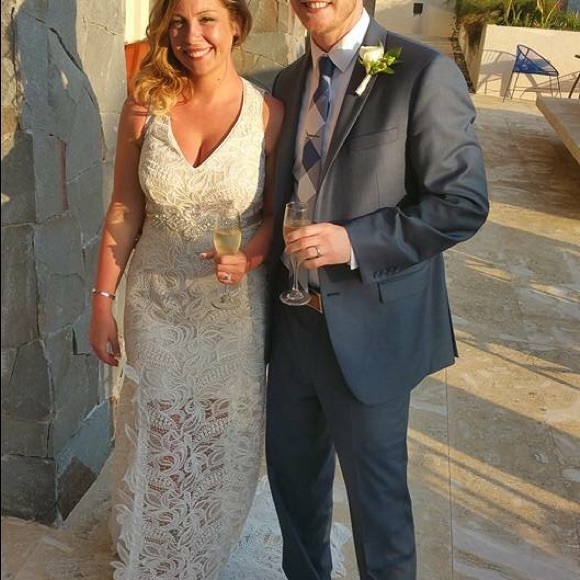 Meet your Posher, Kendra - Picture 2 of 2