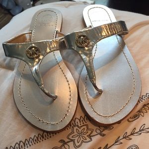 Michael kors flip flops