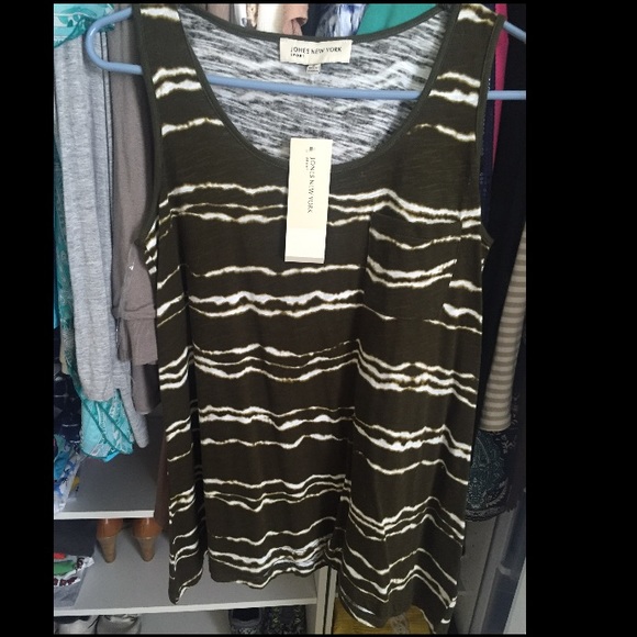 Army green with stripes tank