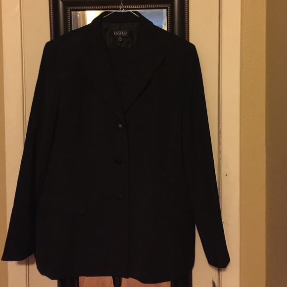 Kasper women's pant suit NWT