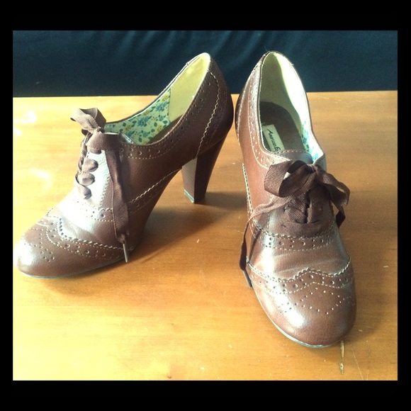 CUTE brown saddle-shoe style heels 👓💓