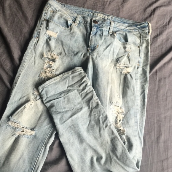 American Eagle Ripped up jeans