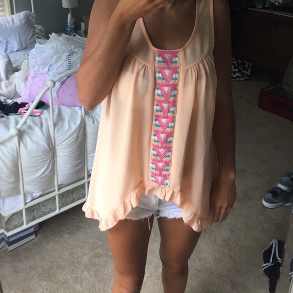 tan top with interesting designs - Picture 1 of 4