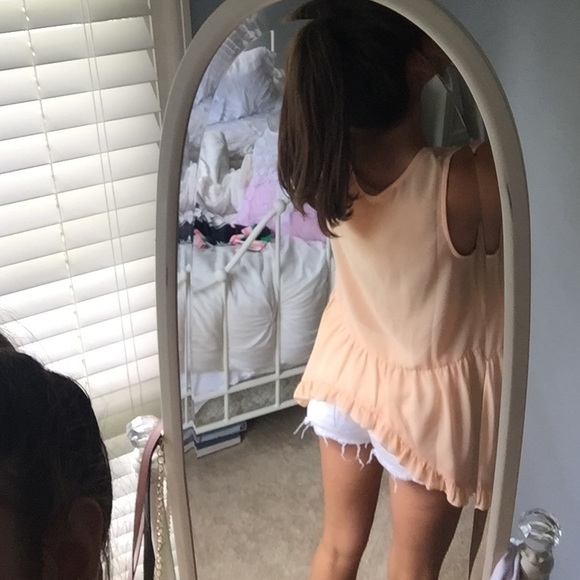 tan top with interesting designs - Picture 2 of 4