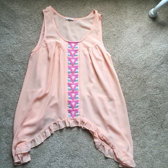 tan top with interesting designs - Picture 3 of 4