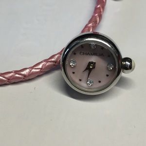 CHAMILA Clock Charm