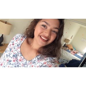 Meet your Posher, Paola