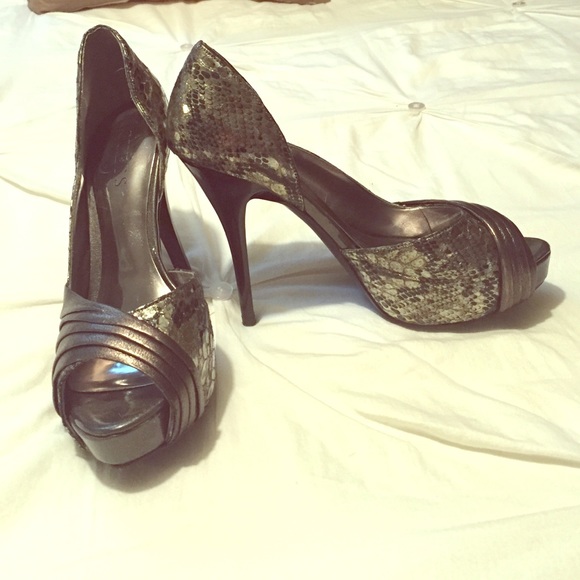 Guess heels