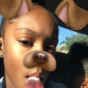 Meet your Posher, Amelia