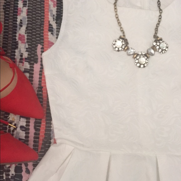 🚫SOLD🚫Jacquard White Dress - Picture 2 of 4