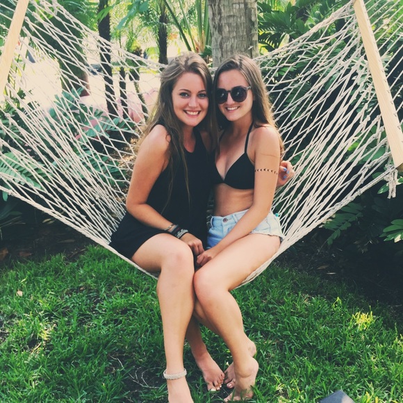 Meet your Posher, Hannah - Picture 1 of 1